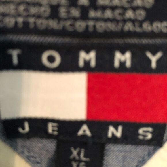 Tommy Hilfiger button down shirt - Picture 2 of 5